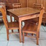 Conjunto de Mesa Verão Quadrada 0,80m Tampo de Madeira com 4 Cadeiras Ripadas Mel