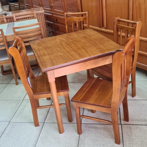 Conjunto de Mesa Verão Quadrada 0,80m Tampo de Madeira com 4 Cadeiras Ripadas Mel