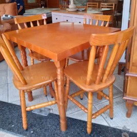 Conjunto de Mesa de Madeira Quadrada 0,80m com 4 Cadeiras Corupixá Mel