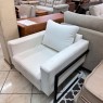 Poltrona Decorativa Pés Metálicos Preto Bela Linho Bege