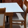 Conjunto de Mesa Esther Extensível 1,40-1,95m Tampo de Vidro Off White com 6 Cadeiras Lia Freijó
