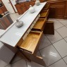 Buffet Berlim 4 Portas 4 Gavetas 1,80m Tampo de Vidro Branco/Preto Cor Imbuia