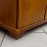 Buffet Berlim 4 Portas 4 Gavetas 1,80m Tampo de Vidro Branco/Preto Cor Imbuia