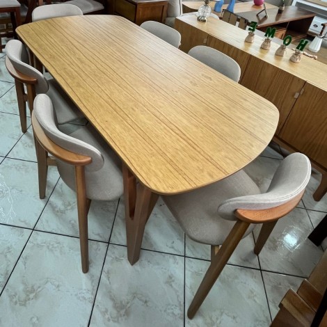 Conjunto de Mesa Milão 1,80m Tampo de Madeira com Metálico Dourado com 6 Cadeiras Axis Mel