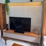 Rack com Painel Led com Prateleira para TV 65´ 3 Gavetas Tela Sling 1,80m Inglaterra Off White/Mel