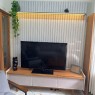 Rack com Painel Led com Prateleira para TV 65´ 3 Gavetas Tela Sling 1,80m Inglaterra Off White/Mel