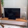 Rack com Painel Led com Prateleira para TV 65´ 3 Gavetas Tela Sling 1,80m Inglaterra Off White/Mel