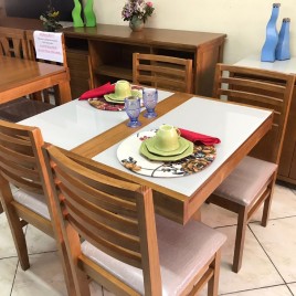 Conjunto de Mesa Dubai Base Estrela Extensível 0,90-1,30m Vidro Fendi com 4 Cadeiras Bali