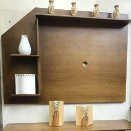 Painel de Madeira para TV até 49 Polegadas com Prateleiras 1,48m Country Imbuia