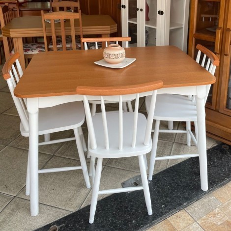 Conjunto de Mesa em Madeira Brisamar 1,10m com 4 Cadeiras Laca Branca/Mel